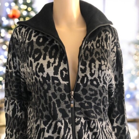 Tonal Leopard Pattern Jacquard Knit Long Sleeve High Neck Cardigan Sz L - Picture 4 of 5